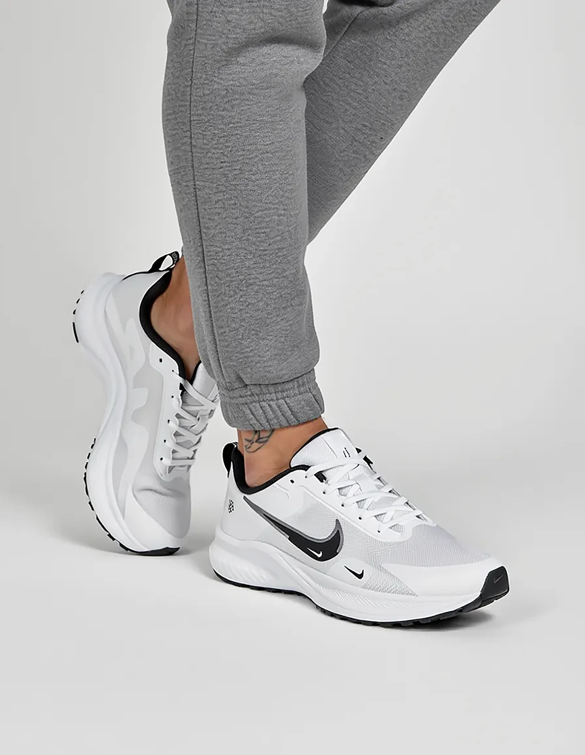 کفش دویدن زنانه نایکی Run Active U