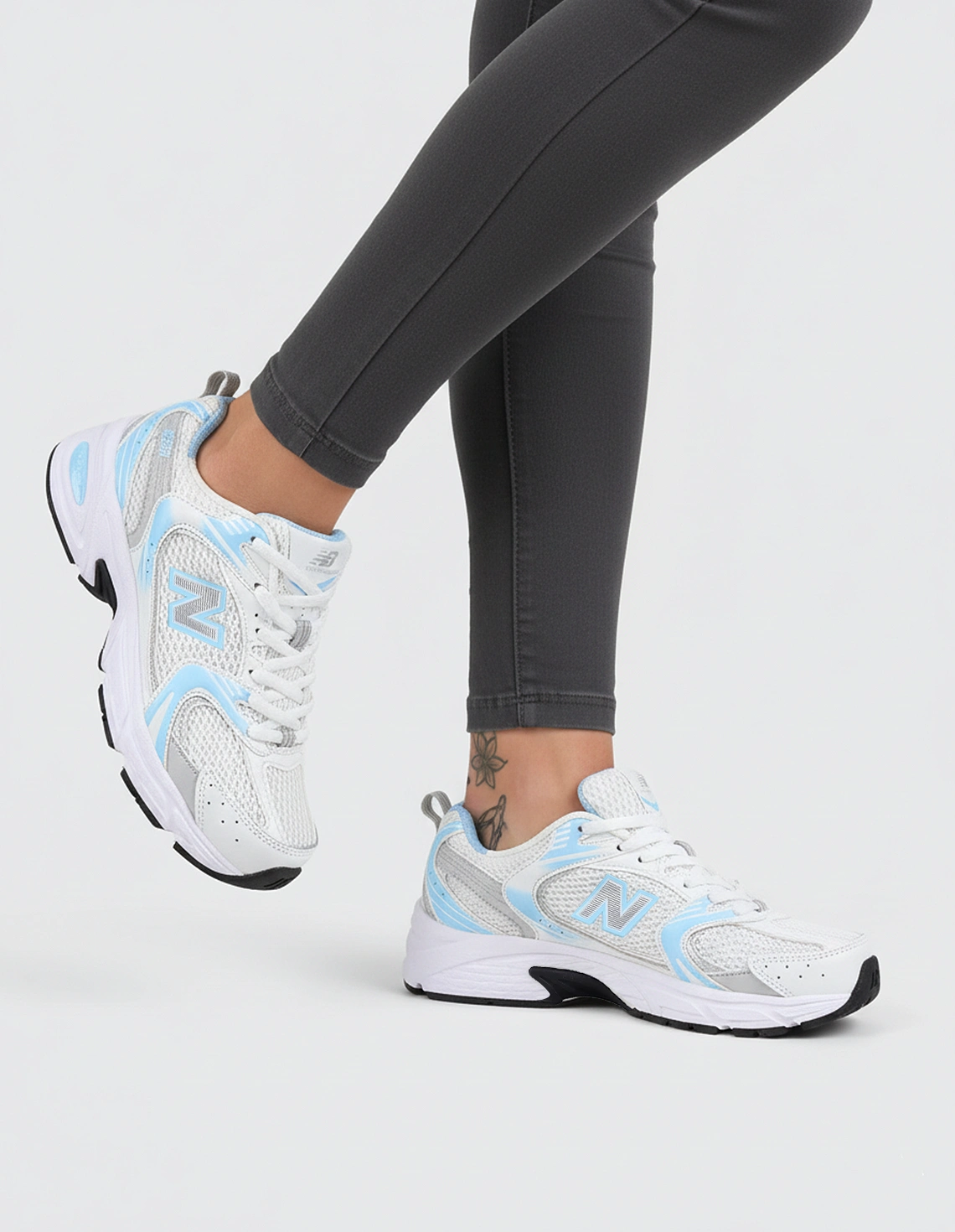 کفش دویدن زنانه نیو بالانس 530 W