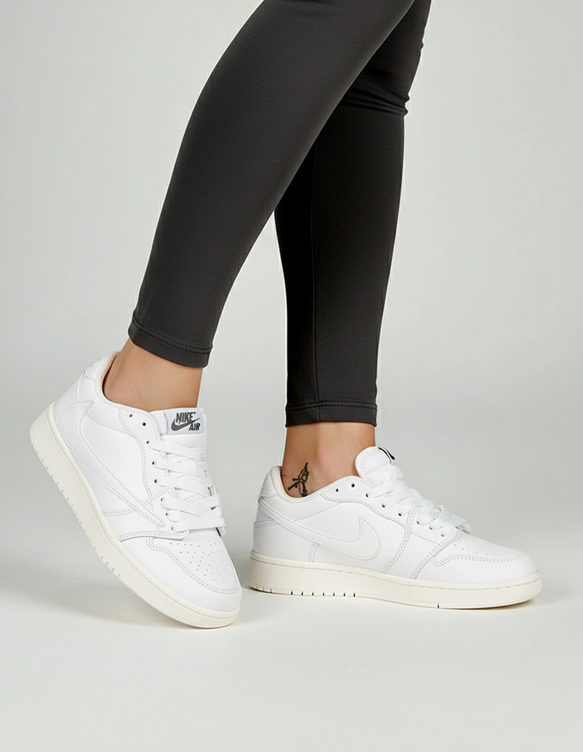 کفش روزانه زنانه نایکی Jordan 1 Low Travis Scott W