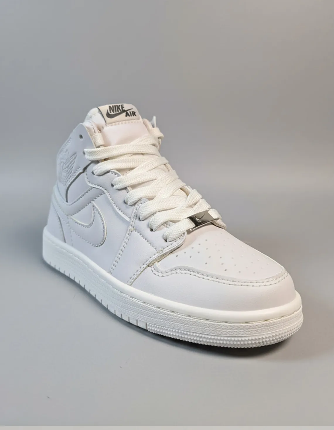 کفش روزانه زنانه نایکی Air Jordan 1 Mid Shadow W