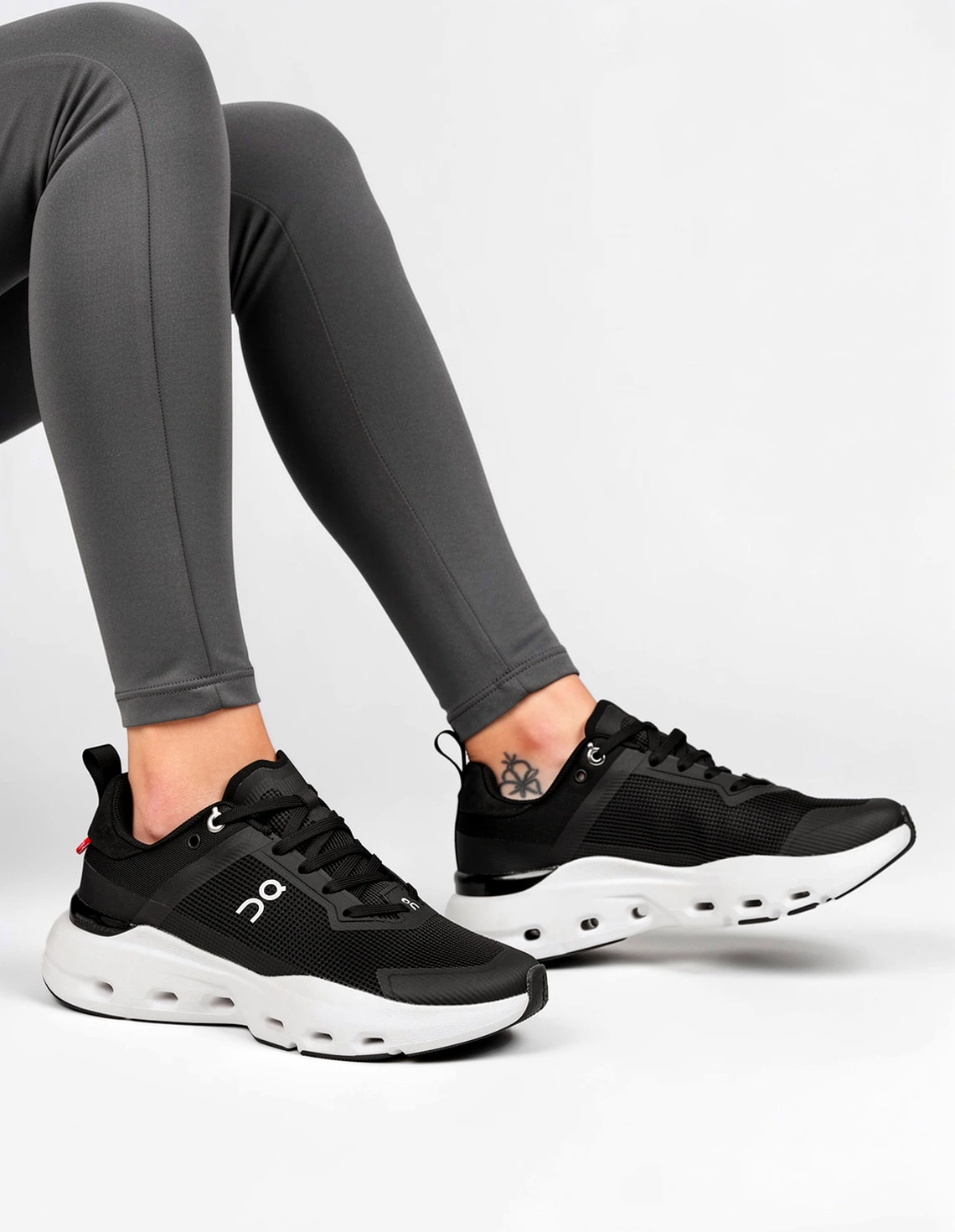 کفش دویدن Unisex آن رانینگ Cloud Peak U